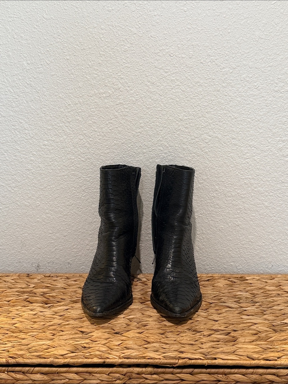 Matisse Caty Bootie
Black Croc Print Leather western